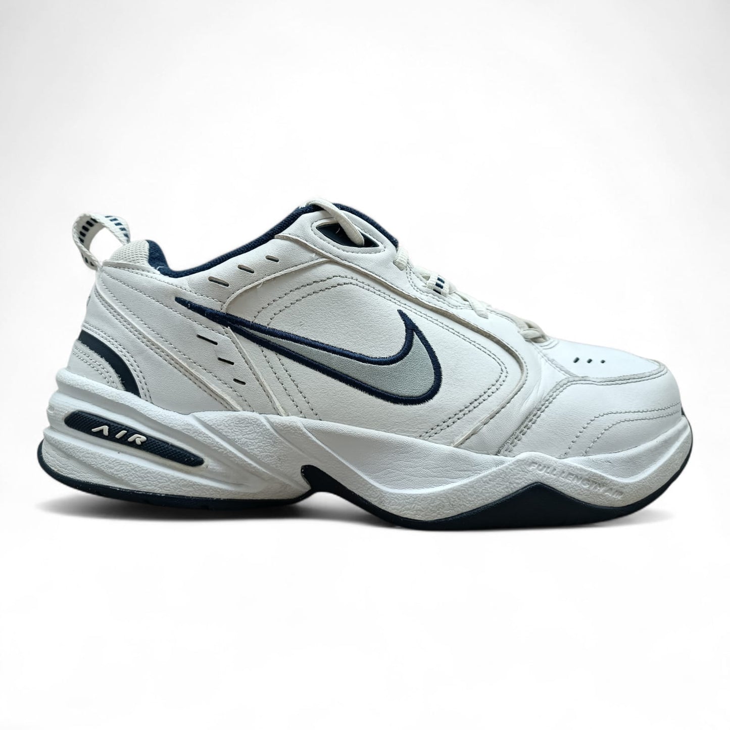 NIKE AIR MONARCH IV